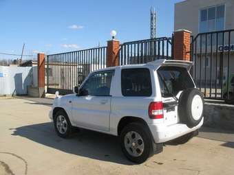 2001 Mitsubishi Pajero iO Pictures