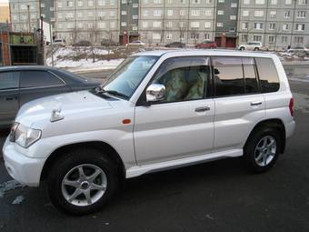 2001 Mitsubishi Pajero iO Wallpapers
