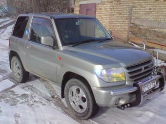 2001 Mitsubishi Pajero iO Pictures