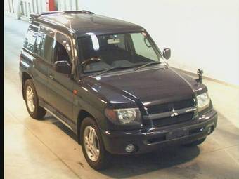 2001 Mitsubishi Pajero iO Photos