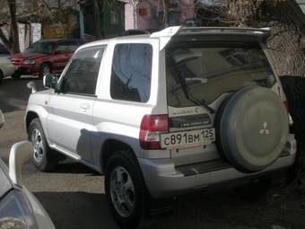 2001 Mitsubishi Pajero iO Pics