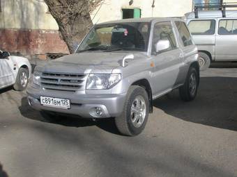 2001 Mitsubishi Pajero iO Pictures