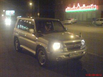 2001 Mitsubishi Pajero iO Pictures