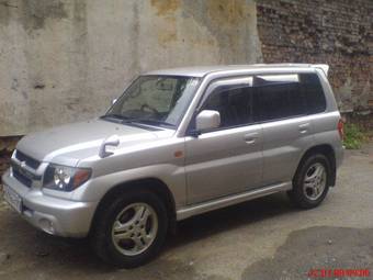2001 Mitsubishi Pajero iO Photos