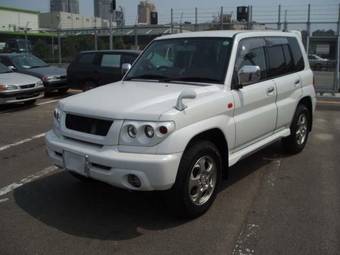 2001 Mitsubishi Pajero iO Photos