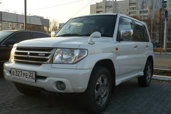2001 Mitsubishi Pajero iO Photos