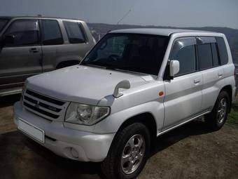 2001 Mitsubishi Pajero iO Photos