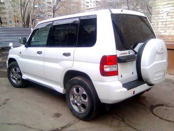 2001 Mitsubishi Pajero iO Pictures