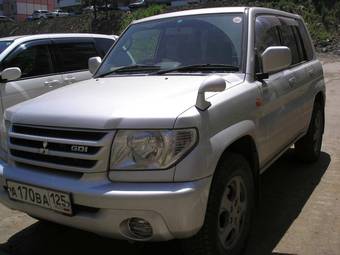 2001 Mitsubishi Pajero iO Pictures