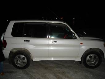 2001 Mitsubishi Pajero iO