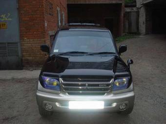 2001 Mitsubishi Pajero iO Pictures