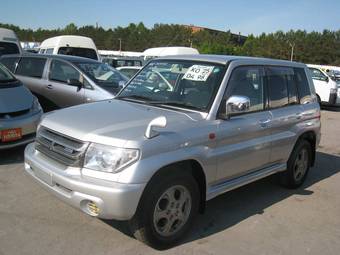 2001 Mitsubishi Pajero iO Photos
