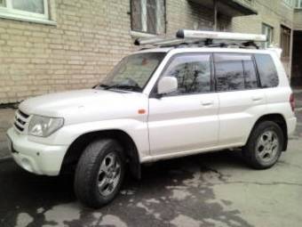 2001 Mitsubishi Pajero iO Photos