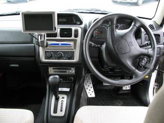 2001 Mitsubishi Pajero iO Photos