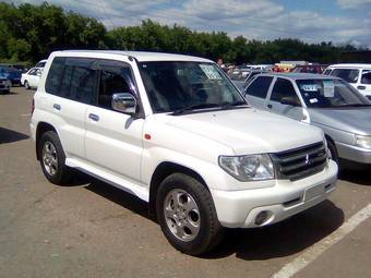 2001 Mitsubishi Pajero iO Photos