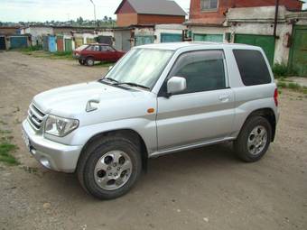 2001 Mitsubishi Pajero iO Pictures