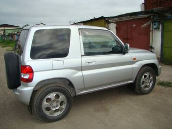 2001 Mitsubishi Pajero iO Pictures