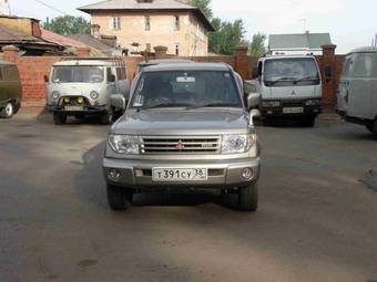 2001 Mitsubishi Pajero iO Pictures