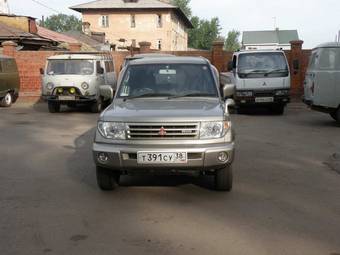 2001 Mitsubishi Pajero iO Pictures