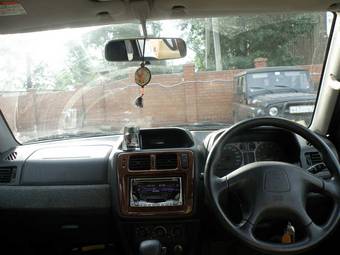 2001 Mitsubishi Pajero iO Images