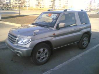 2001 Mitsubishi Pajero iO Photos