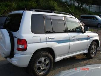 2001 Mitsubishi Pajero iO Photos