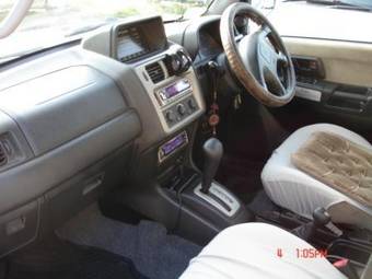 2001 Mitsubishi Pajero iO Pictures