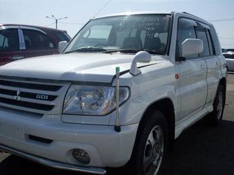 2001 Mitsubishi Pajero iO Images