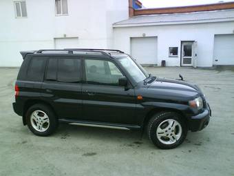 2001 Mitsubishi Pajero iO Images