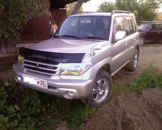 2001 Mitsubishi Pajero iO Photos