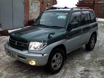 2001 Mitsubishi Pajero iO Pictures