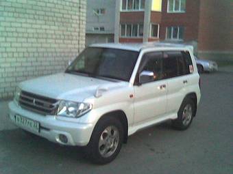 2001 Mitsubishi Pajero iO