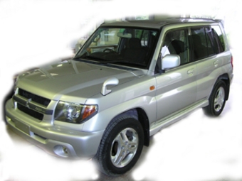 2002 Mitsubishi Pajero iO