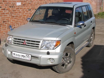 2002 Mitsubishi Pajero iO