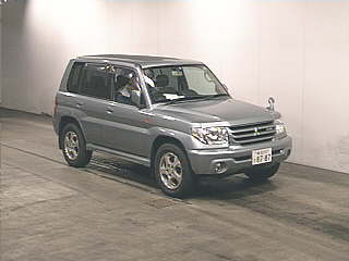 2002 Mitsubishi Pajero iO Pics