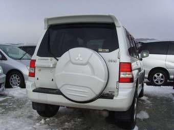 2002 Mitsubishi Pajero iO Pics