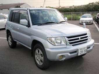 2002 Mitsubishi Pajero iO Pictures