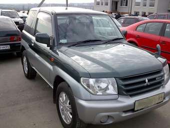 2002 Mitsubishi Pajero iO Pictures