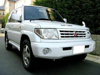 2002 Mitsubishi Pajero iO Images