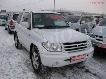 2002 Mitsubishi Pajero iO Pictures