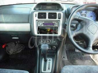 2002 Mitsubishi Pajero iO Pictures