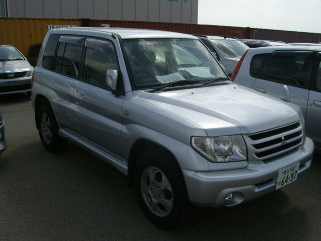 2002 Mitsubishi Pajero iO