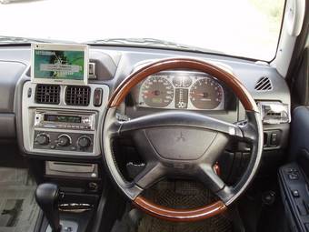 2002 Mitsubishi Pajero iO Pics