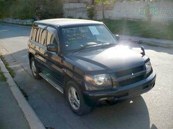 2002 Mitsubishi Pajero iO Pictures