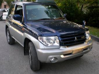 2002 Mitsubishi Pajero iO Wallpapers