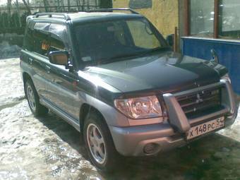 2002 Mitsubishi Pajero iO Photos