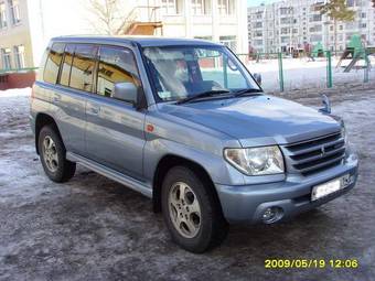 2002 Mitsubishi Pajero iO Photos