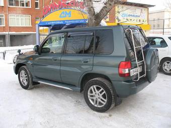 2002 Mitsubishi Pajero iO Images