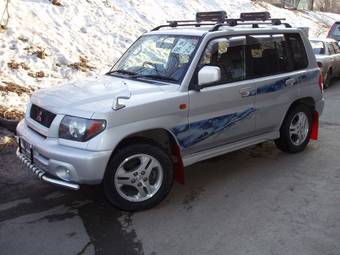 2002 Mitsubishi Pajero iO Pictures