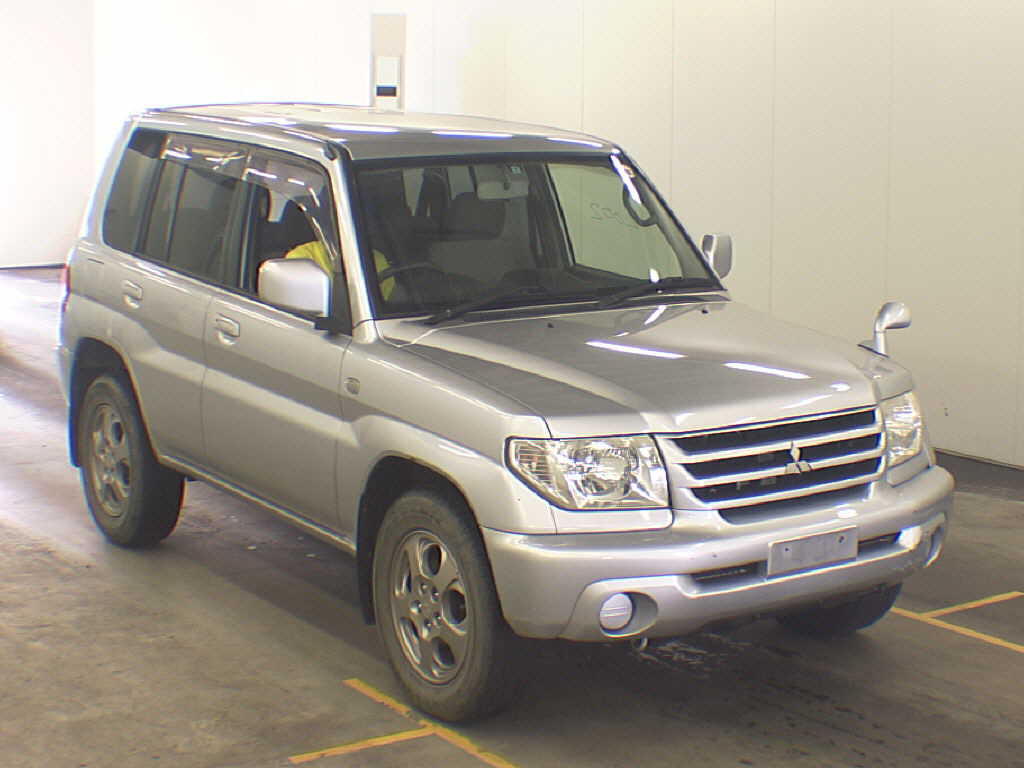 2002 Mitsubishi Pajero iO